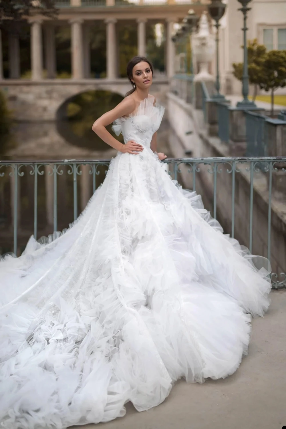 

Puffy Strapless Wedding Dresses Sexy Sweetheart A Line Bridal Gown Beading Applique Tiered Ruffles Dress Vestido De Novia