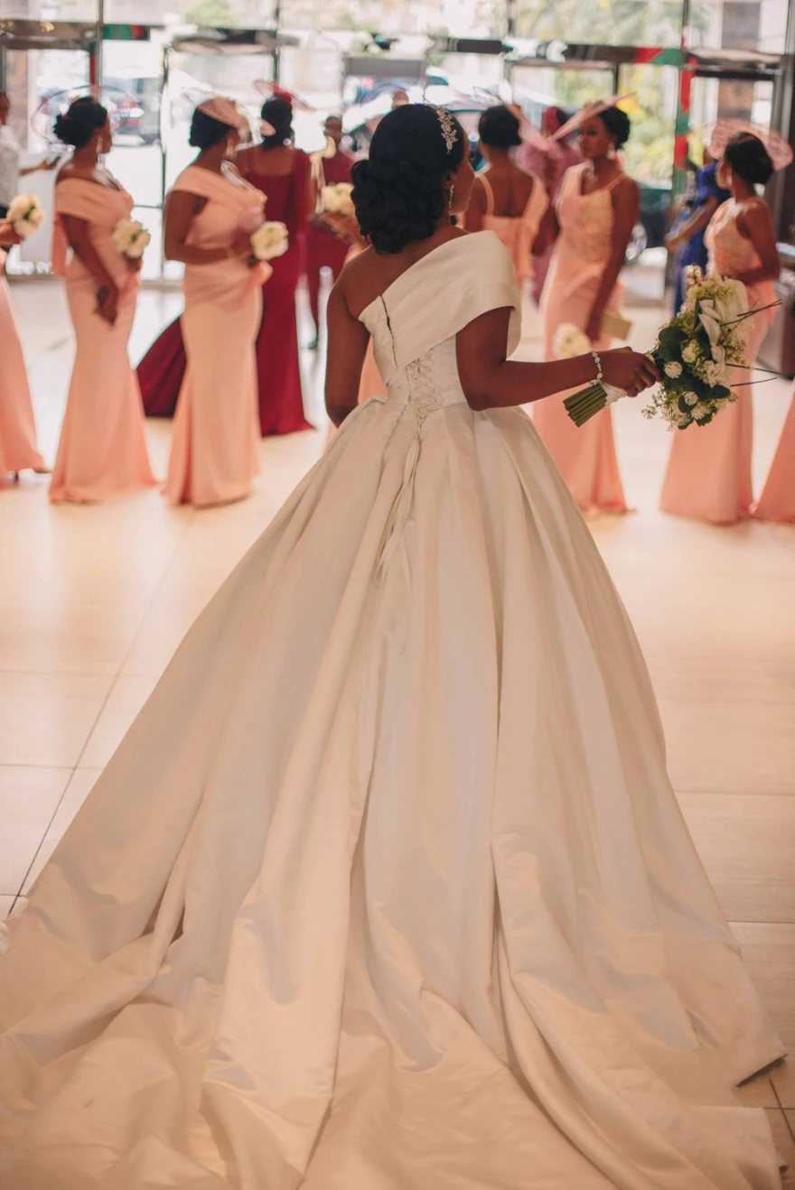 Vestido De novia De satén elegante personalizado con un hombro, Vestido De novia africano con cuentas, cola De barrido, YBW1, 2024