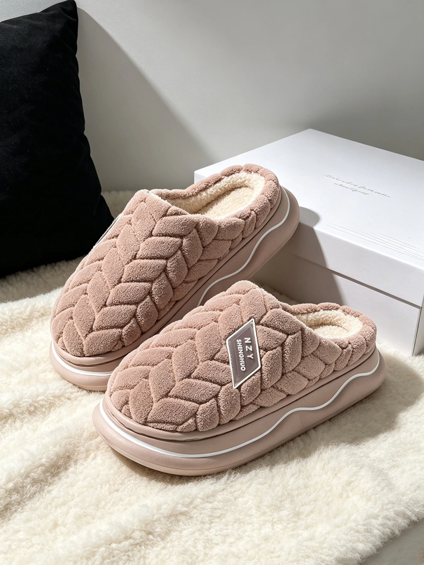 Men's Wheat Ear Pattern Coral Fleece Slippers, Closed Toe Warm Plush Thick Sole Indoor House Slippers