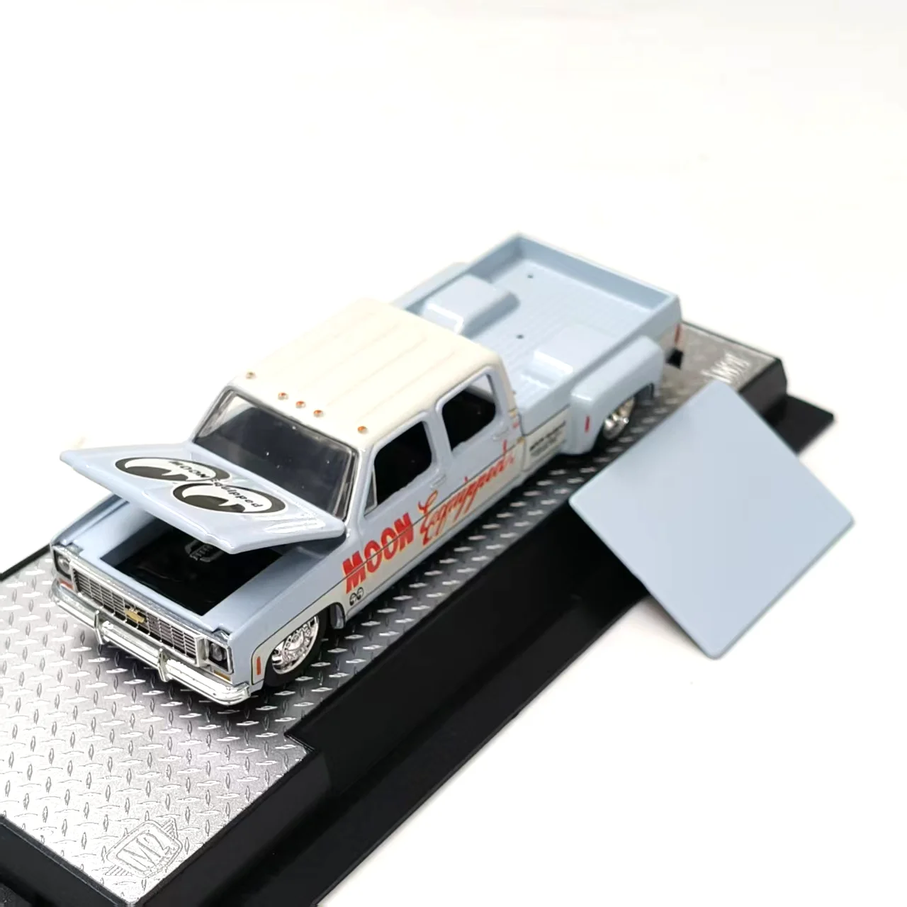

Diecast M2 1:64 Scale Chevrolet Extended Racing Pickup Big Eye Alloy Car Model Collectible Toy Gift Souvenir Display Ornament
