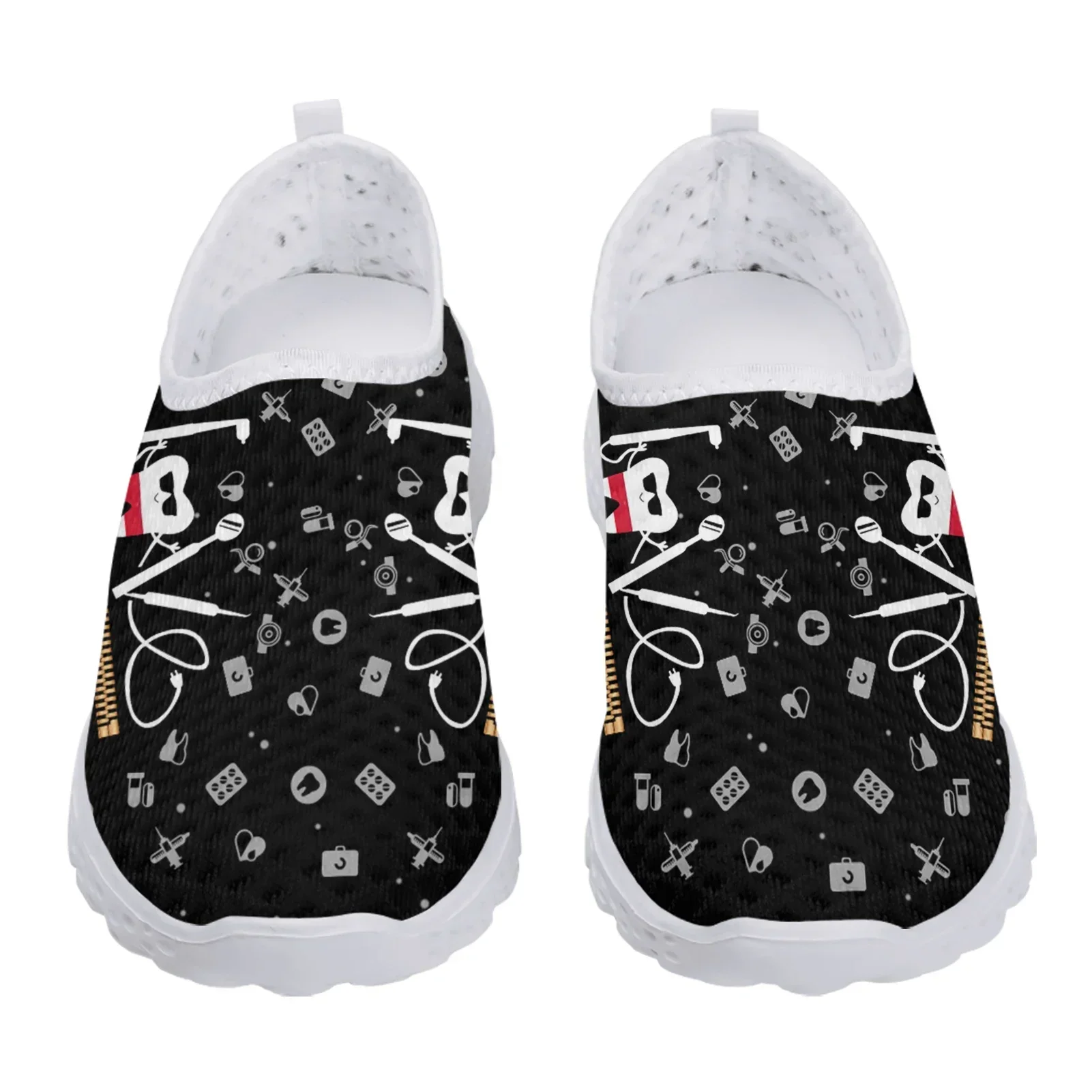 

Черные женские летние сетчатые кроссовки с забавным мультяшным принтом зубов, удобные, легкие, без застежек