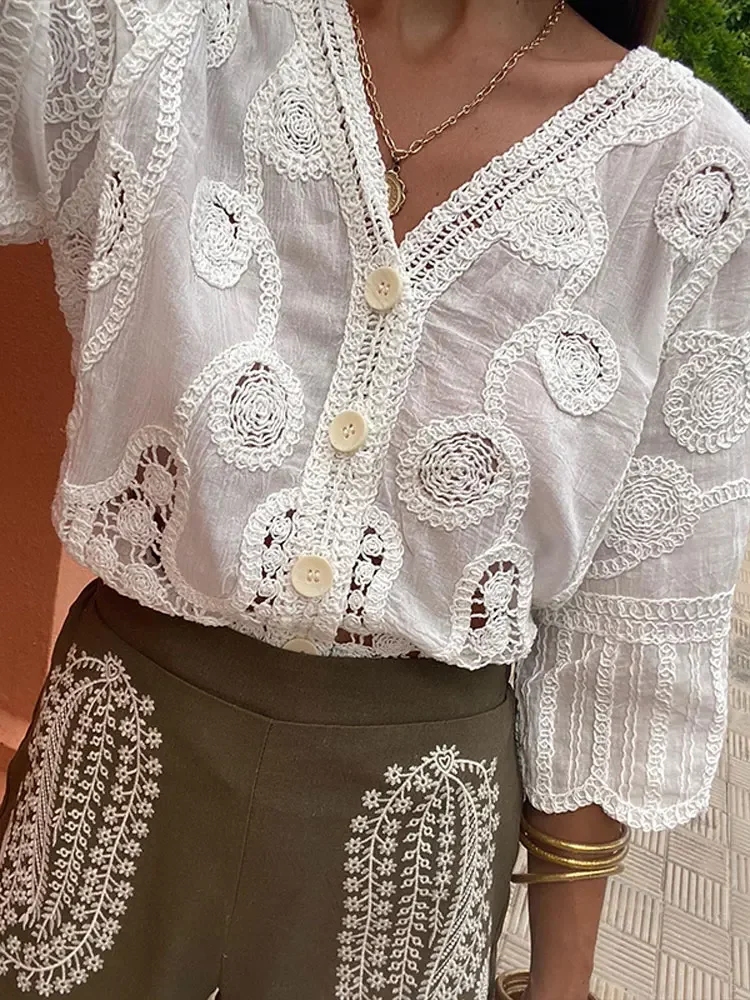 Elegante Vrouwelijke Holle Knopen Shirts Vintage Single Breasted Lange Mouw Blouse Zomer Nieuwe Mode Woon-Werkverkeer Streetwear