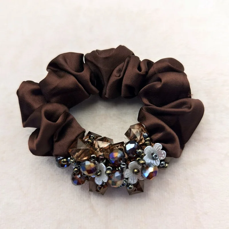 Neu eingetroffen: Luxuriöser Acryl-Blumen-Haargummi, Satin-Kristall-Pferdeschwanzhalter, modisches Haar-Accessoire für Damen – Detail 6