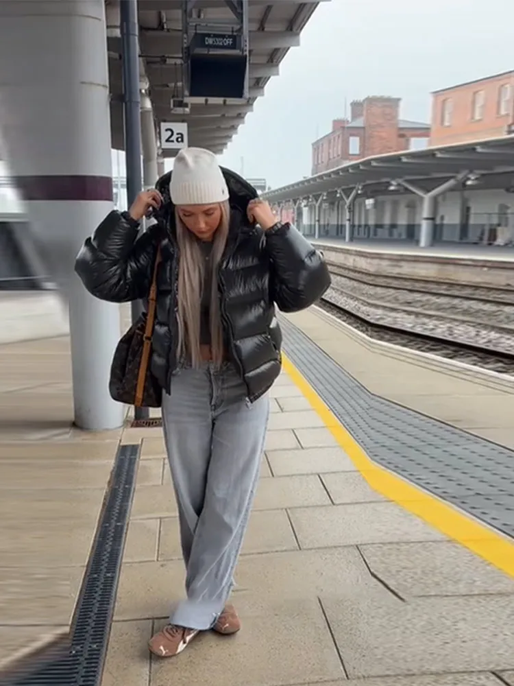 Women's Trendy Luxury Thick Warm Cotton Coat Winter Elegant Short Hooded Jacket 2026 New Casual Light Versatile Commuter Clothes