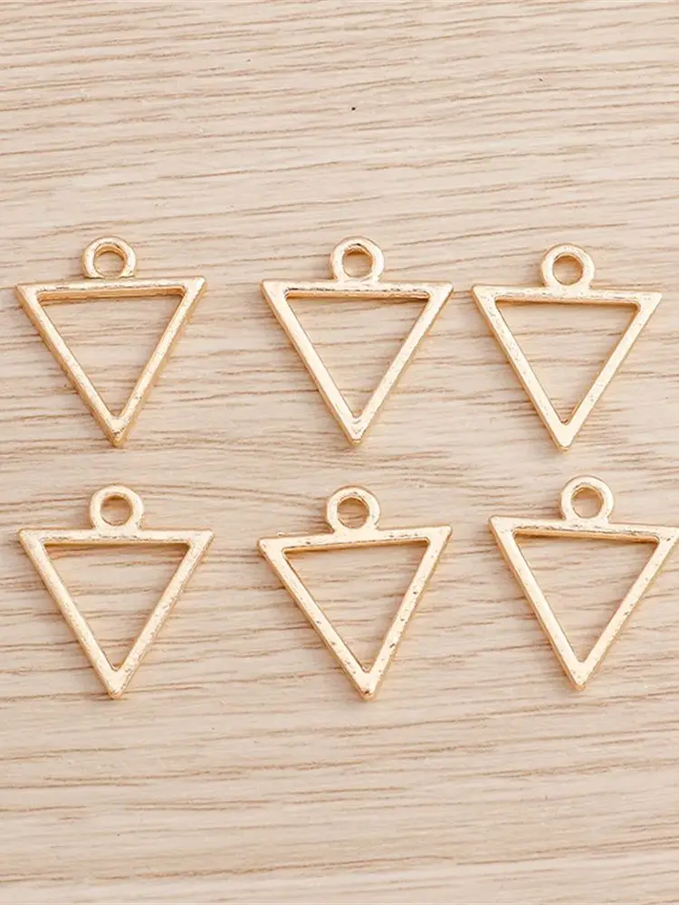 Tusember 20 Stück 20 x 18 mm vergoldete dreieckige Anhänger für Anhänger, Halsketten, Ohrringe, handgefertigter Schmuck, Zubehör, DIY-Handwerk – Detail 1