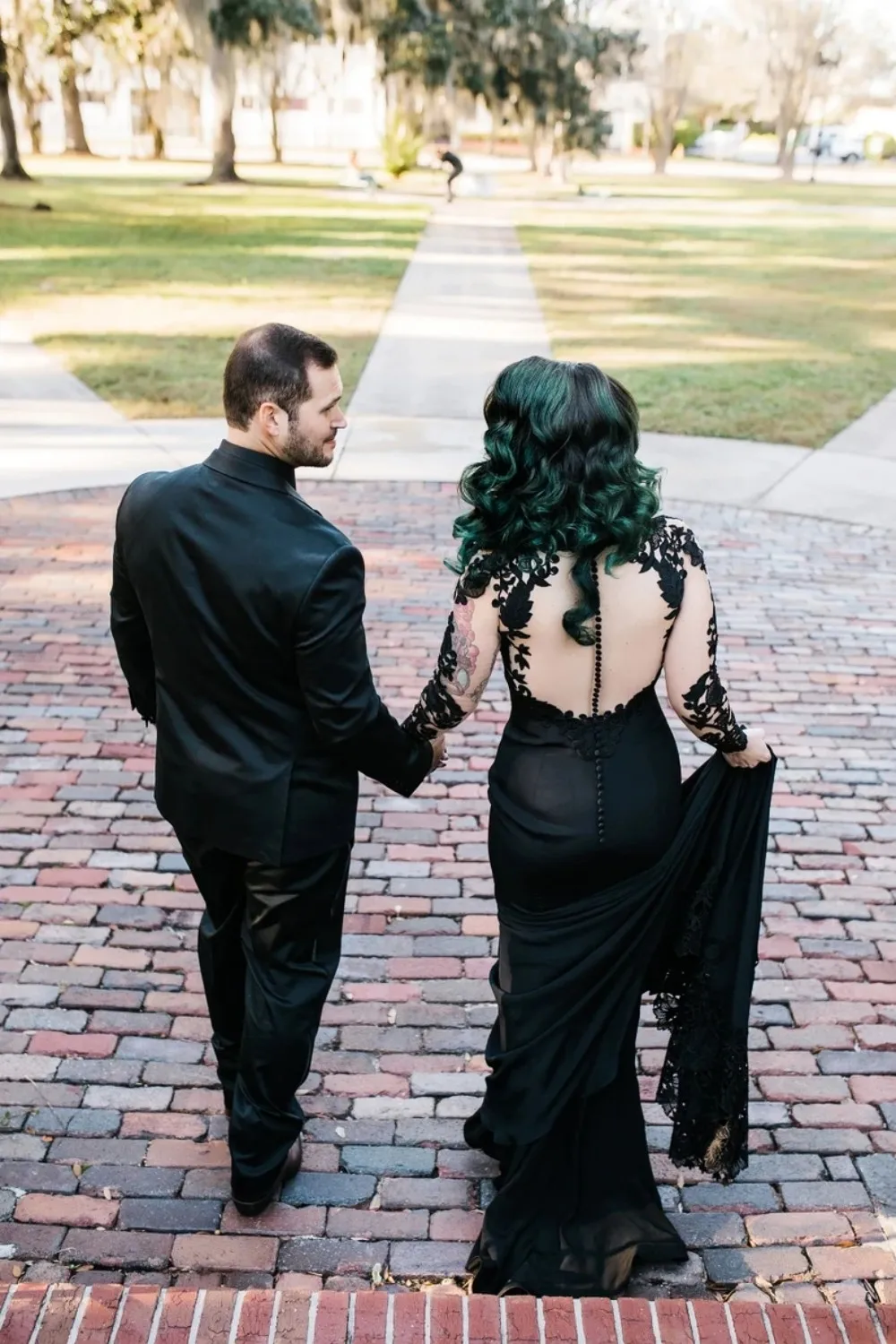 Capped Long Sleeve Black Wedding Dress Illusion Sexy Backless Mermaid Bridal Gowns Gothic Style Court Train Robe Customized