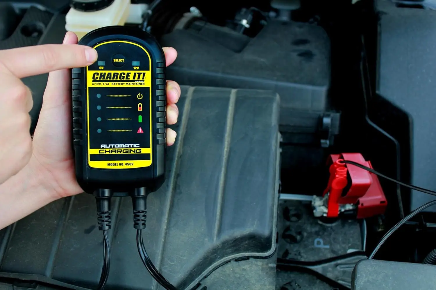 6/12V 2.5A Automatic Battery Maintainer for Lead Acid Batteries