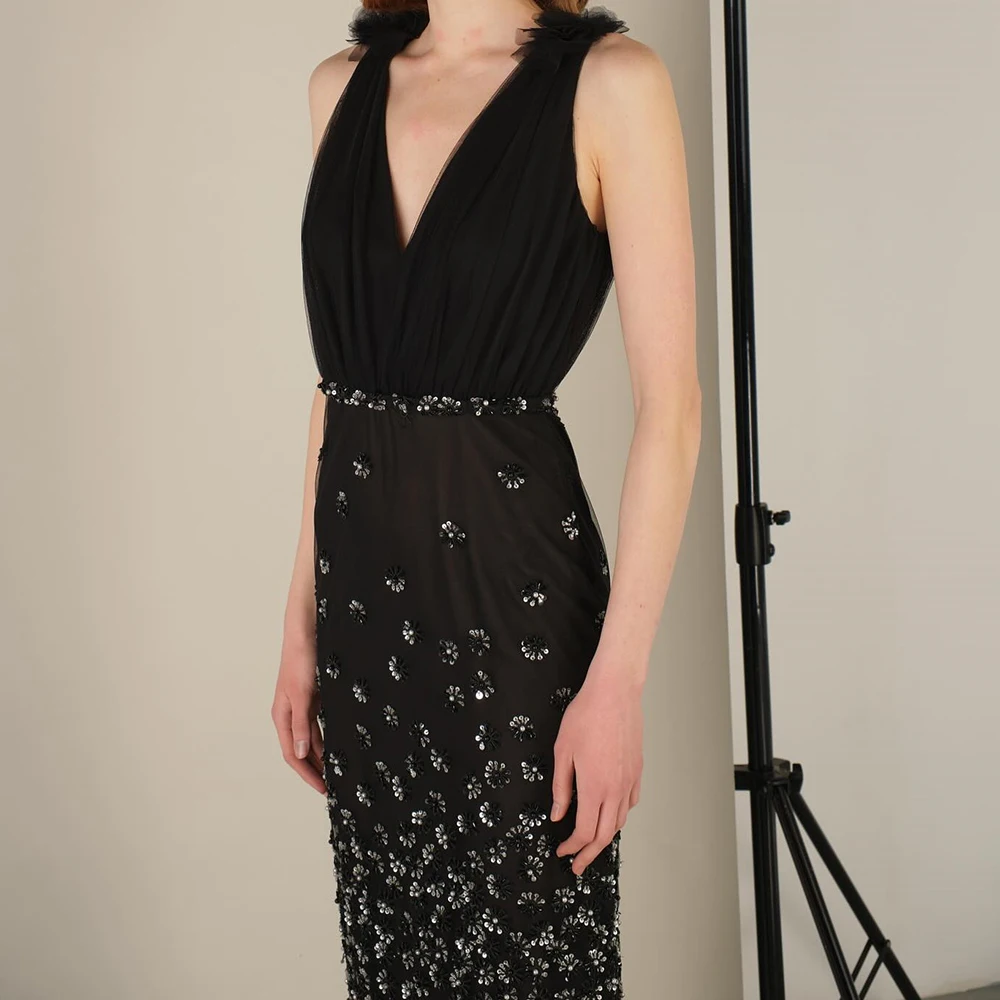 カスタマイズされたストレートイブニングドレスフロアレングスVネックノースリーブプロムドレスFsahionスパンコールバックレス絶妙なパーティードレス