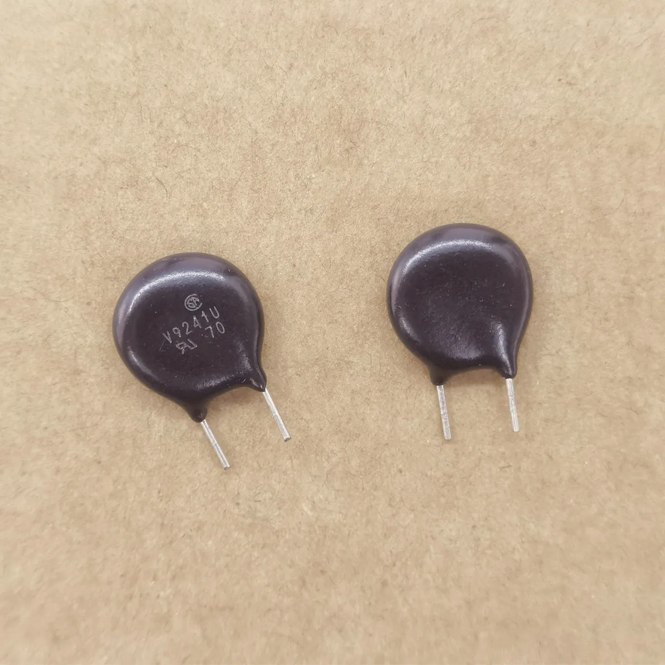 Original New 100% ZNRV9241U ERZV09D241 240V 09D241 V9241U Pressure Sensitive Resistance (Inductor)