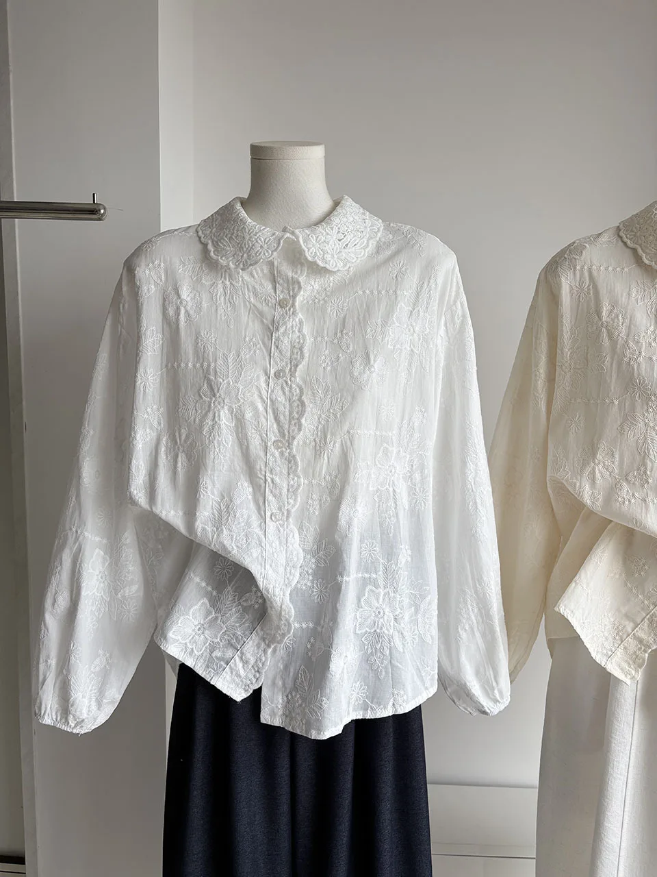 Women Beige Lace Embroidery Blouse Scalloped Peter Pan Collar Lantern Long Sleeve Loose Sweet Vintage French Female Shirt Tops