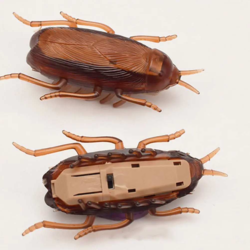 

2 Pcs Electric Cockroach Mouse Toy Decor Halloween Simulation Mice Plastic Joking Props Fake
