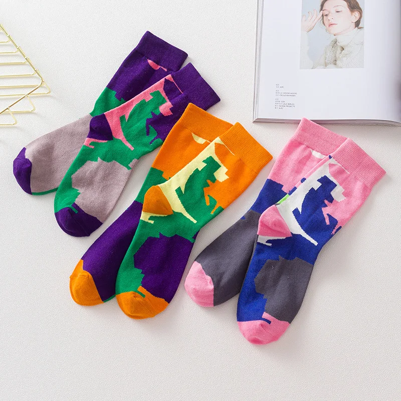 New socks cute cartoon Japanese ladies medium tube cotton socks hip hop skateboard tide socks