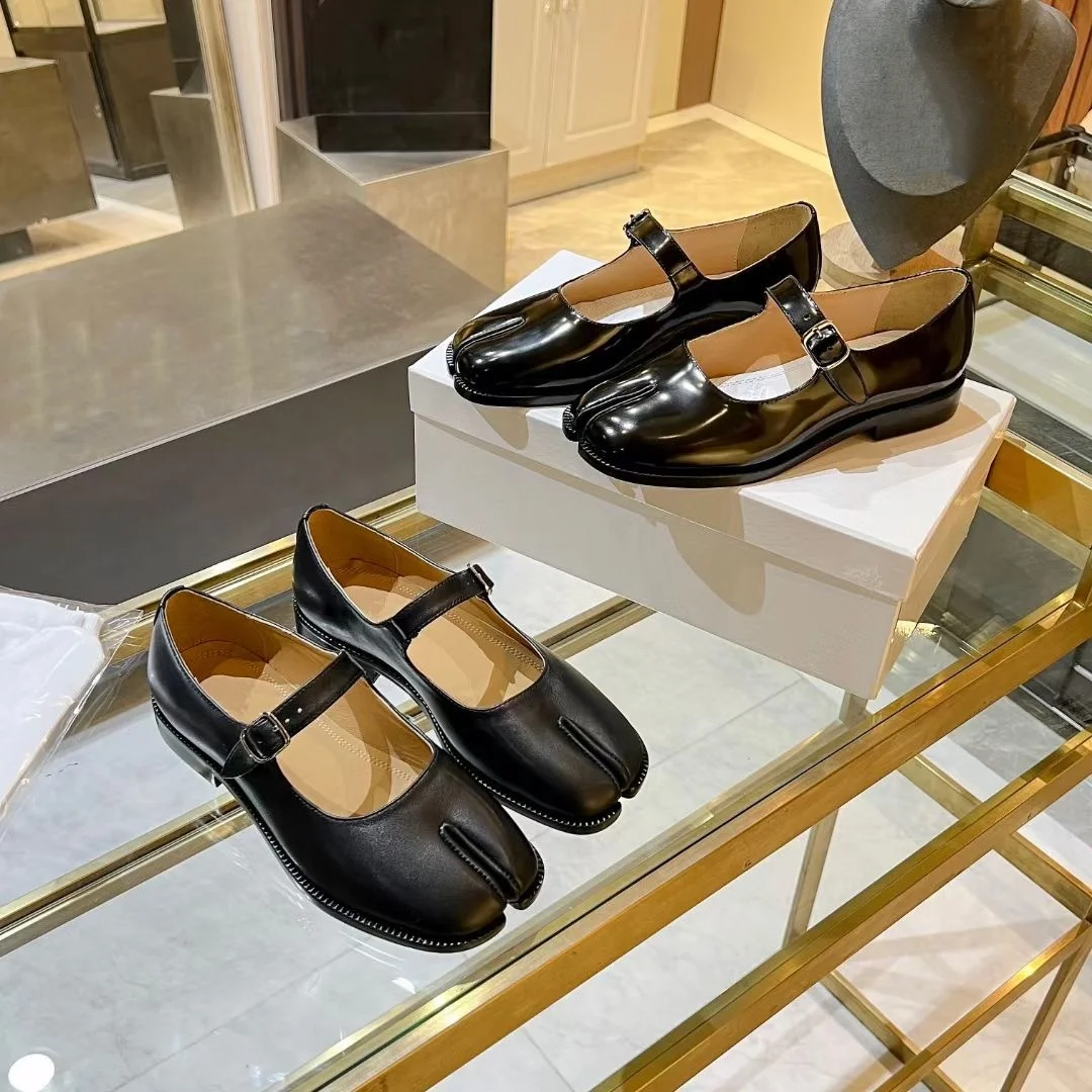 Horseshoe split toe genuine leather shoes, flat sole patent leather single shoes