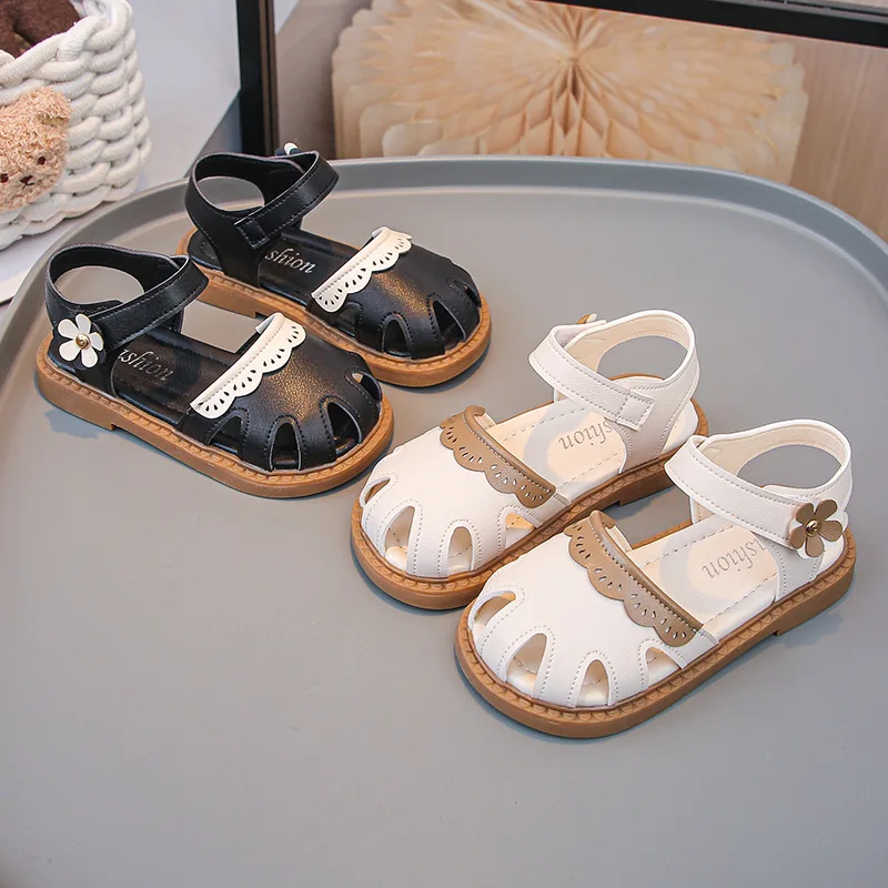 

Girls Sandals Fashion Casual Kids Princess Shoes Toes Capped Soft Sole 2025 Summer New Children Beach Shoes Sweet Flowers Sweet