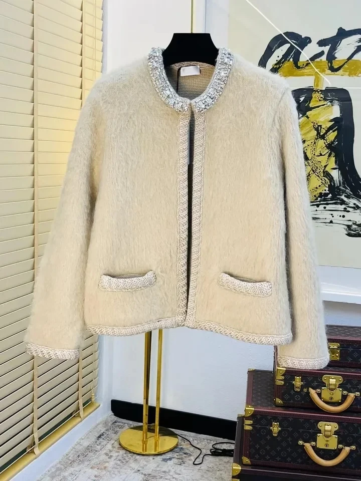 

2024 Autumn/Winter New Heavy Industry Nail Zhuhai Horse Hair Round Neck Knitted Coat Women's Woolen Long sleeved Cardigan jacket