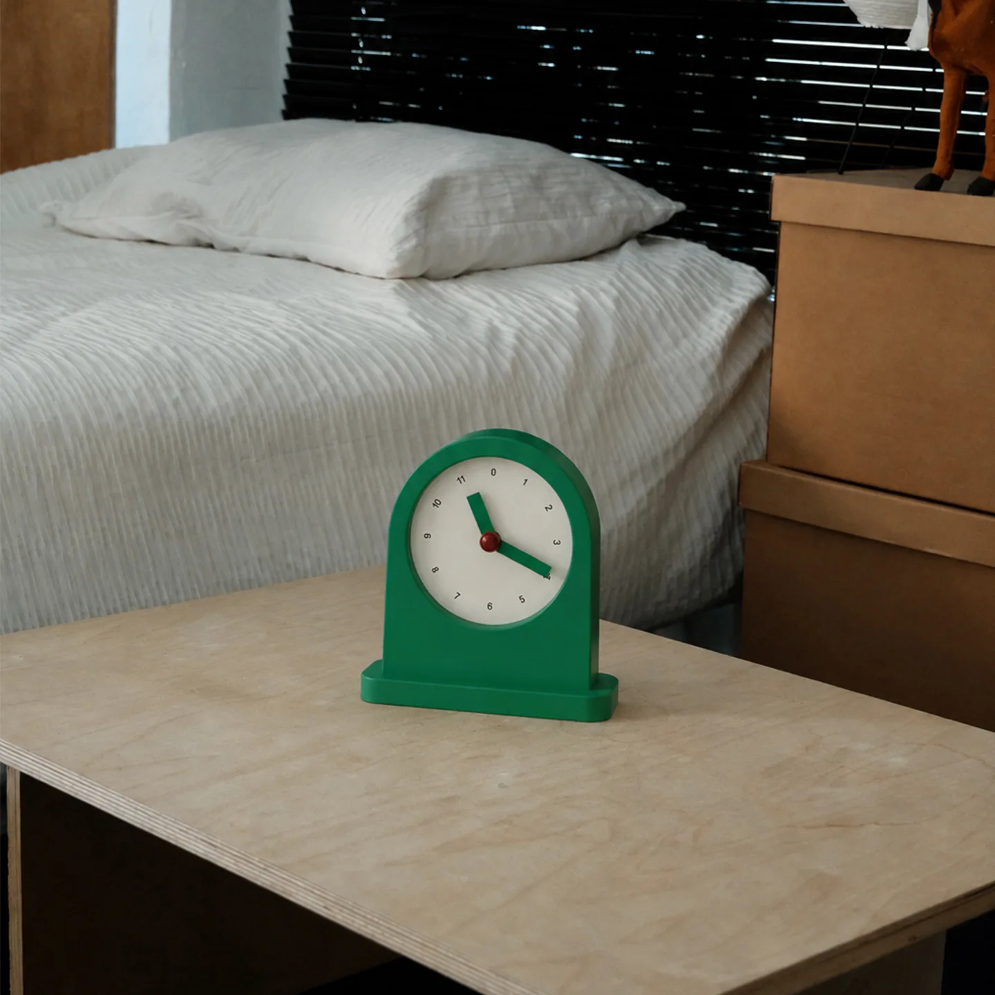 MOMO Simple Desk Clock Small Fresh Ins Style Clock Niche Fashion Desktop Clock Minimalist Dial Pendulum Clock Bedroom