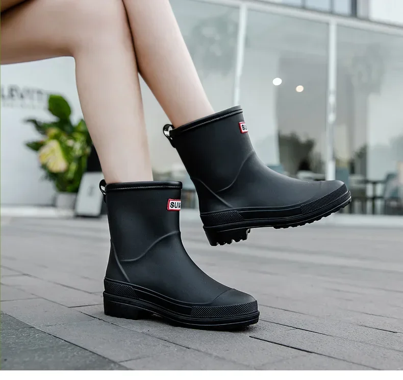 Kurze Regenstiefel für Damen, rutschfeste PVC-Wasserschuhe, wasserdichte Outdoor-Schuhe, modische Damen-Wasserstiefel – Detail 10