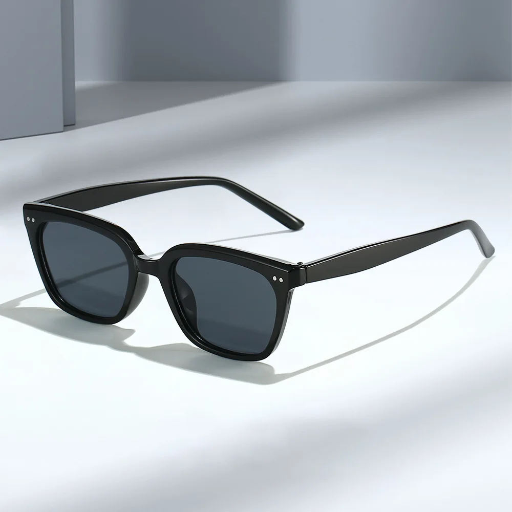 

Stylish Square Sunglasses by NovelTeez - 100% UV Blocking, Lightweight PC Material, Perfect for Young Men & Women