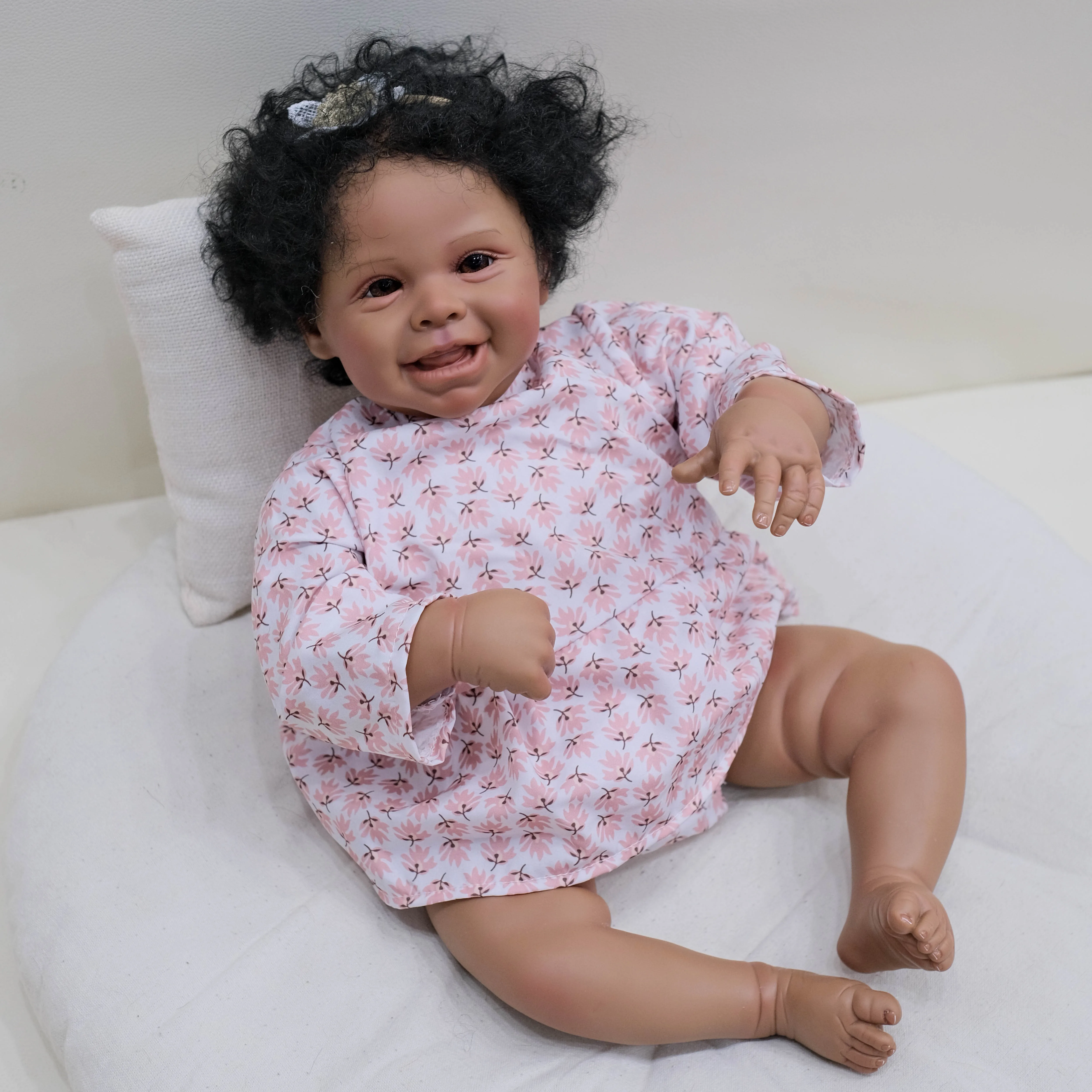 Baby Products Trending - NPK 19インチのリアルなハーパー・ベベ人形。濃い肌の色で、人気のある限定版。新生児人形で、非常にリアルで、触り心地も柔らかく、本物のような感触。