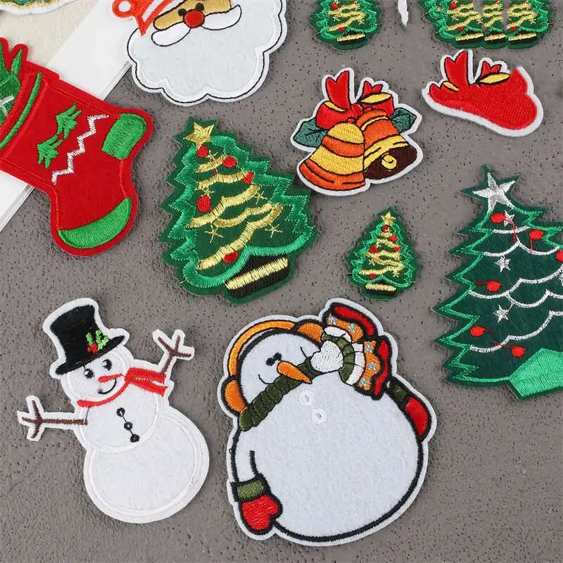 Christmas Badges hats Embroidery Crafts Sew on tablecloths curtains Iron On Fabric Fashion Patches Cloth Applique Stickers DIY