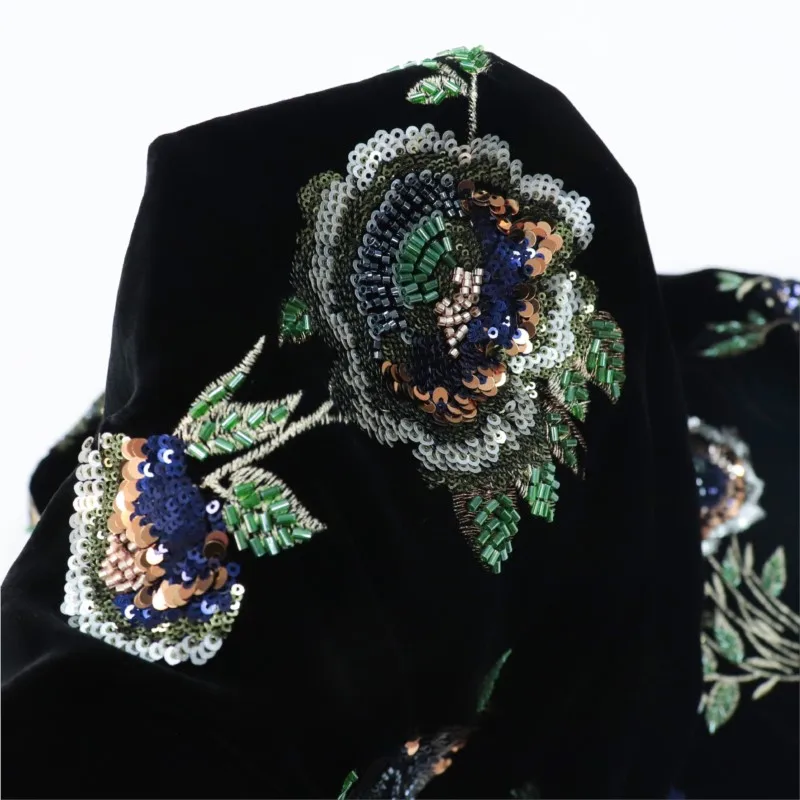 Three-dimensional flower silk bead tube embroidery Qiaoqi velvet wedding dress performance women's fabric