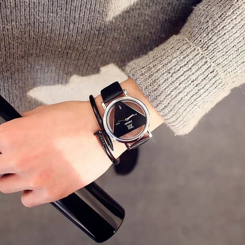 Orologio da polso con quadrante triangolare alla moda semplice dal design cavo Orologio da polso di lusso da donna al quarzo Orologi in pelle alla moda e causali