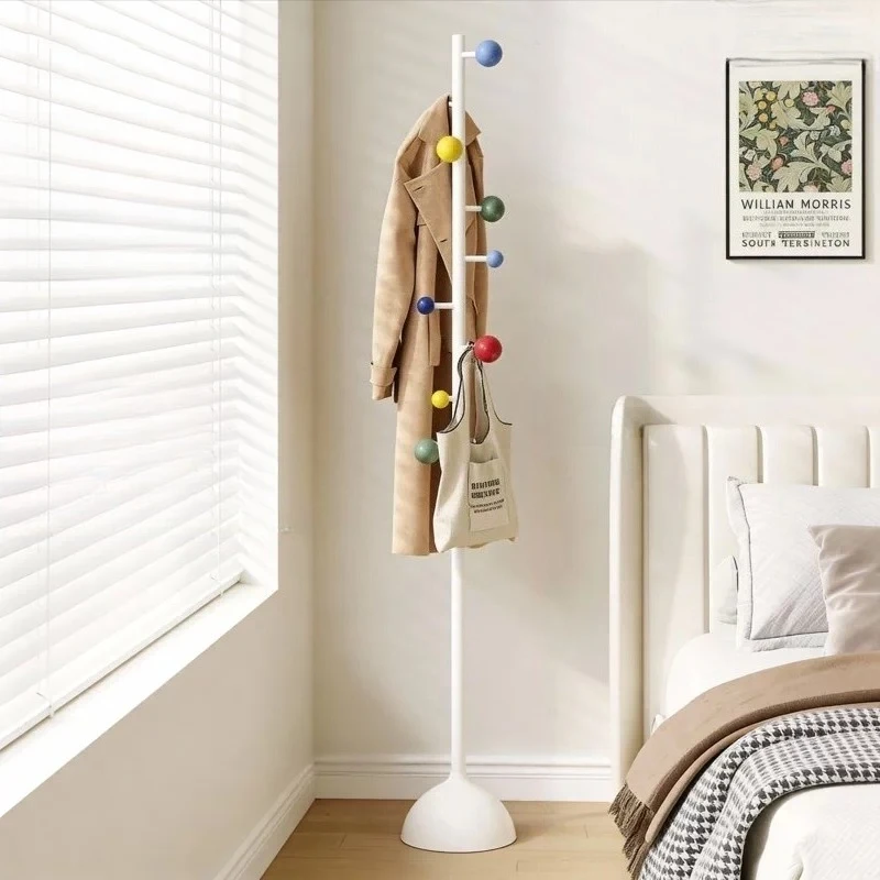 Weißer schmaler Kleiderständer, kommerzieller L-förmiger Kleiderständer für das Wohnzimmer, Designer-Platzspar-Kleiderständer für die Wandmontage, Zimmermöbel
