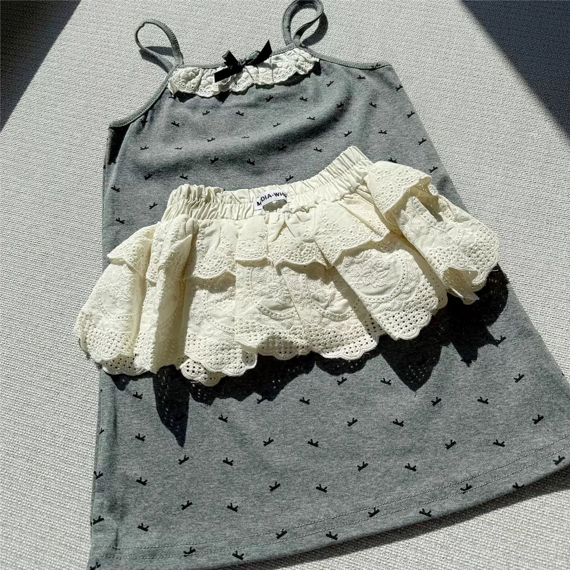 Girls Set 2026 New Summer Children Camisole Dress Lace Fart Curtain Two-piece Set 2-8-year-old Children Clothing