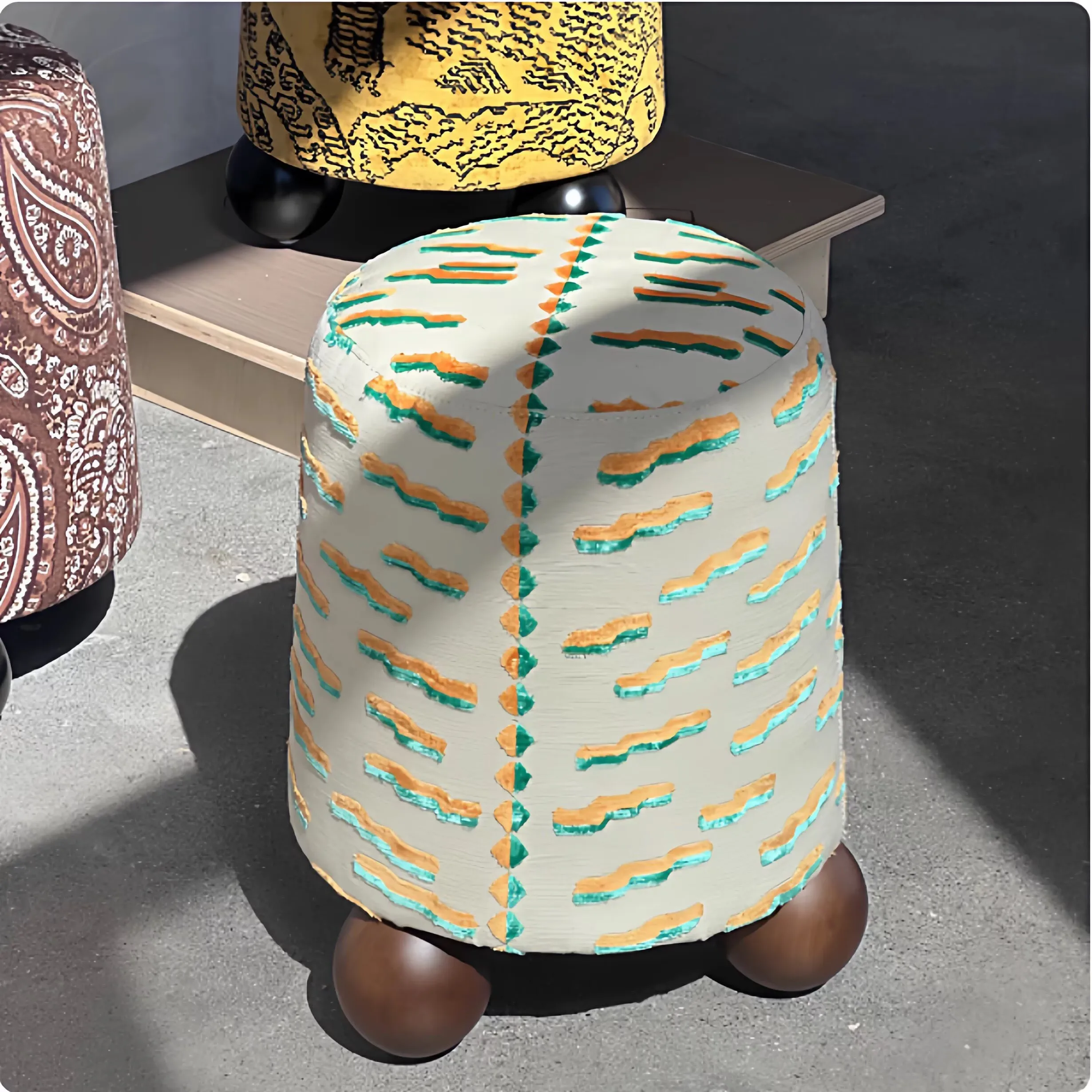 Shoe changing stool furniture French retro solid wood fabric seat cushion makeup stool fashionable low stool designer round stoo