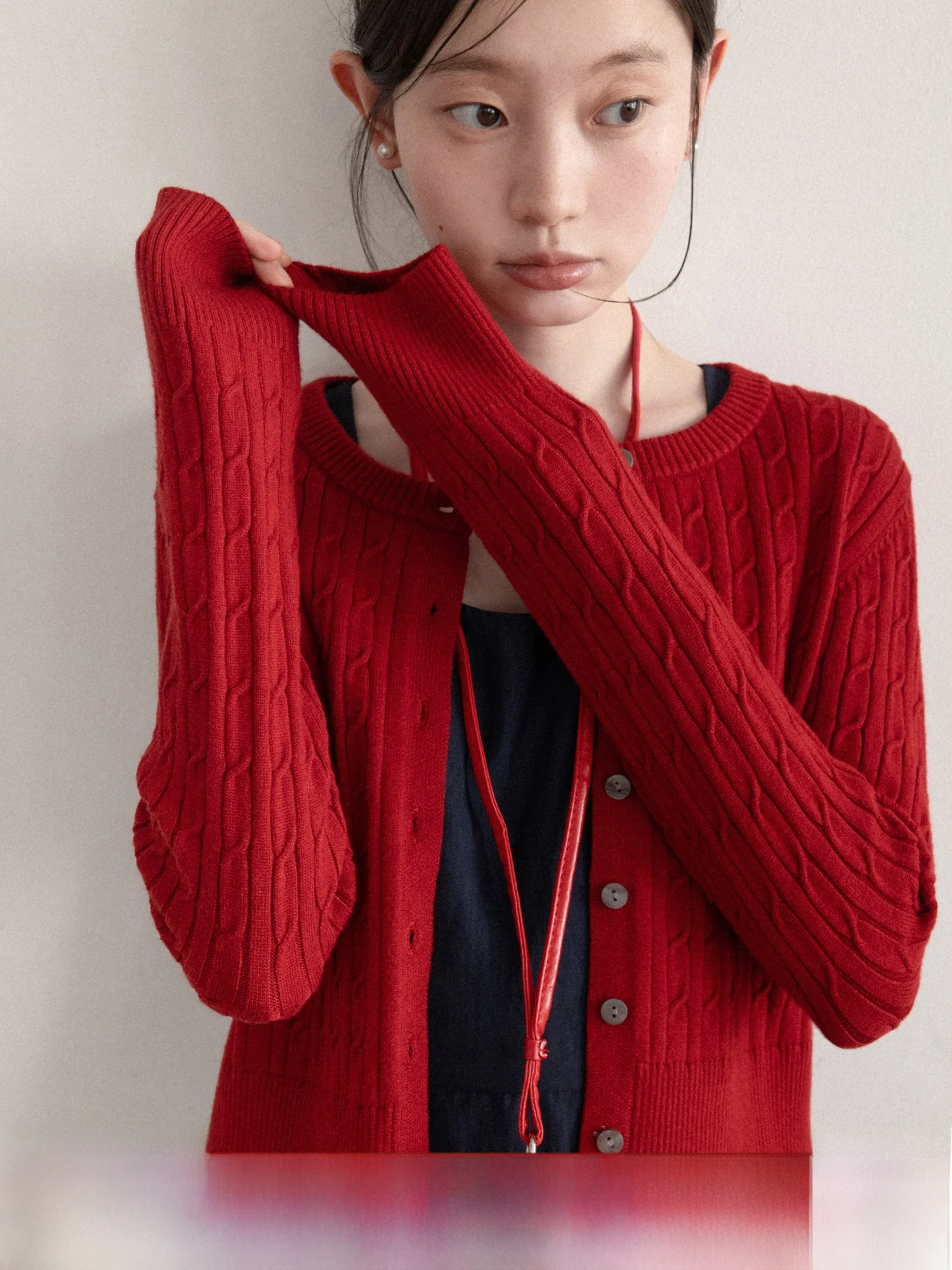 

Retro Red round Ne Slim Fit Knitted Sweater Women's Base Layer Inner Wear Cardigan Top Spring Season Casual Loose Sle