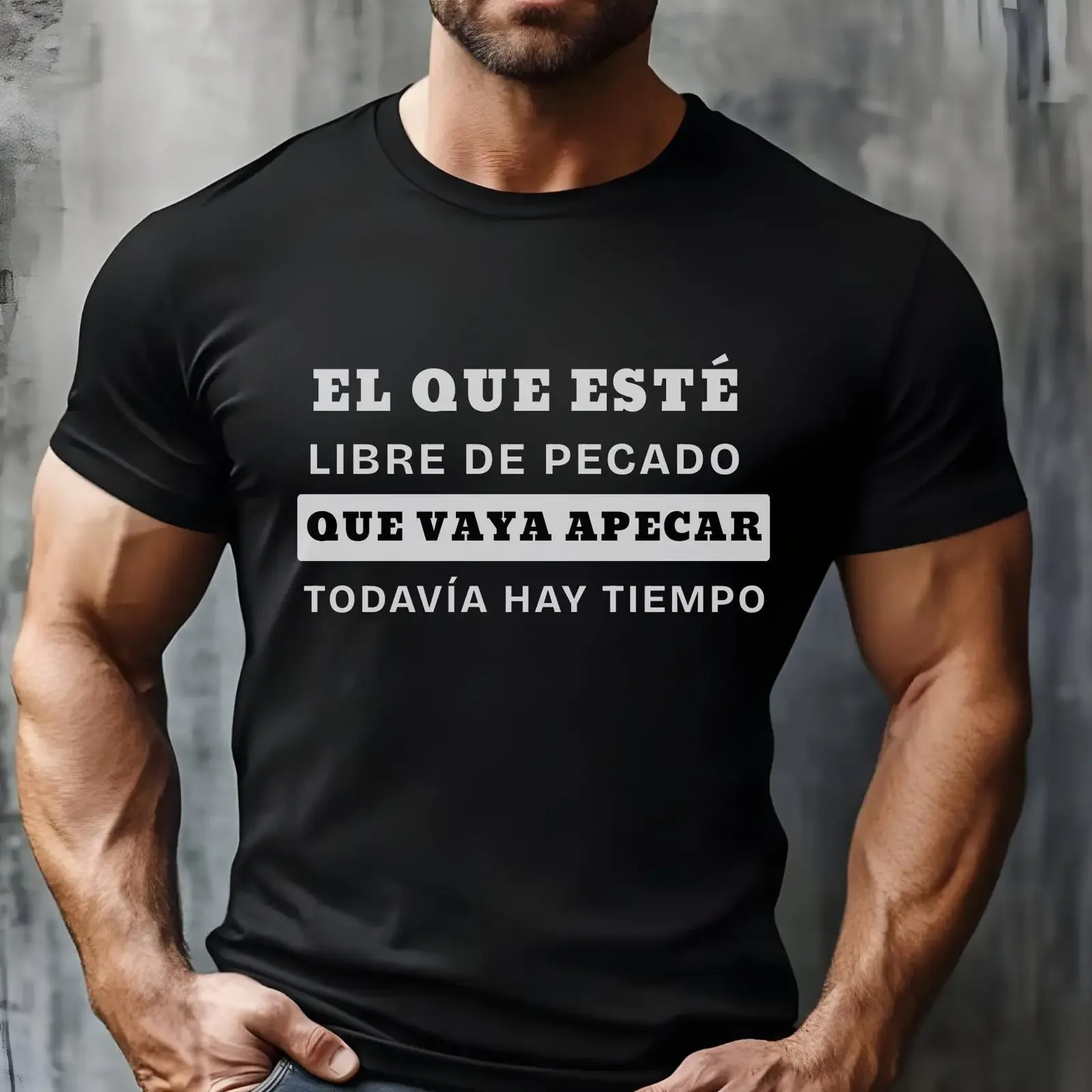Camiseta unisex latinoamericana con frase en español: El que está libre de pecado, vaya a pecar. Frase divertida vintage con gráfico lavado ligeramente.