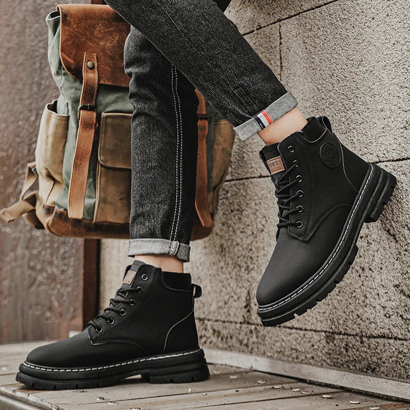 Sapatos casuais versáteis de cano alto masculino na moda novo ao ar livre preto sola grossa botas casuais da motocicleta novo 2025 botas chelsea