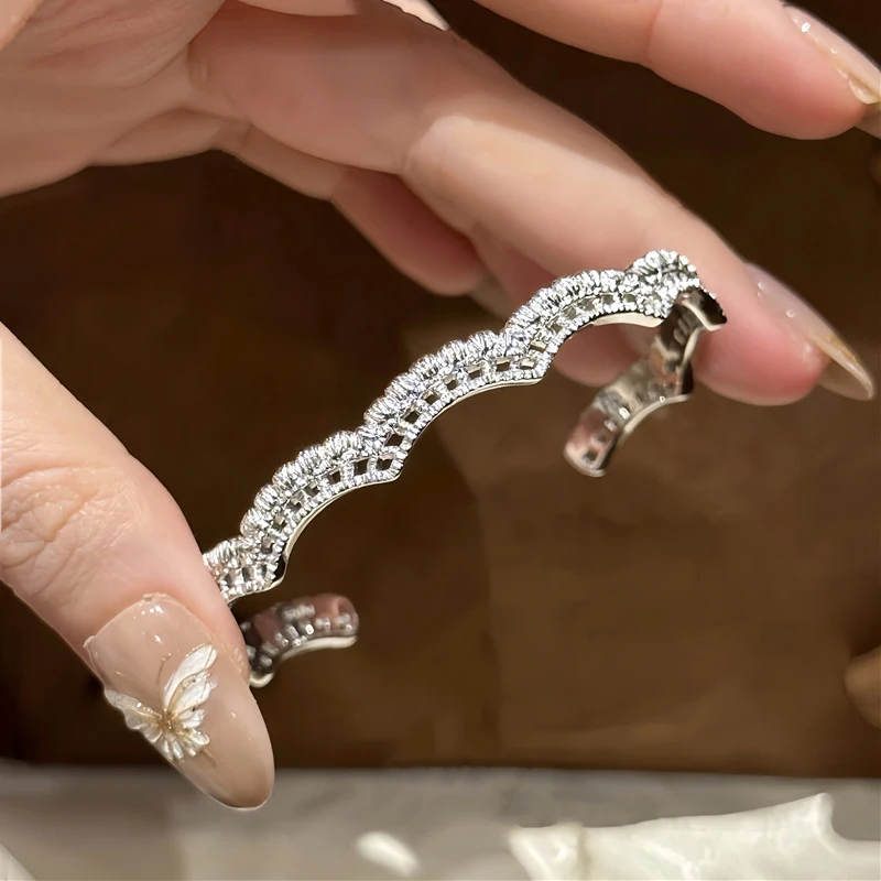 High quality Bracelet dazzling Lace Crown Ring Vintage charms Exquisite Fashion Light Luxury Style jewelry Sets
