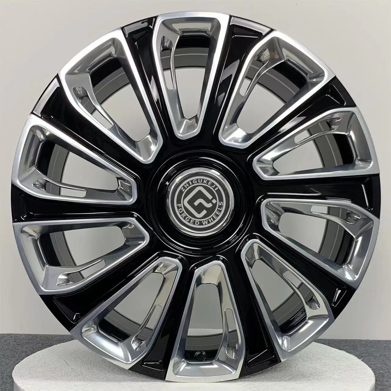 

SMVP 15-24Inch Lightweight 6061-T6 Aluminum Alloy Forged Wheels 5x130 5x112 5x120 Customized for Benz Passenger Cars