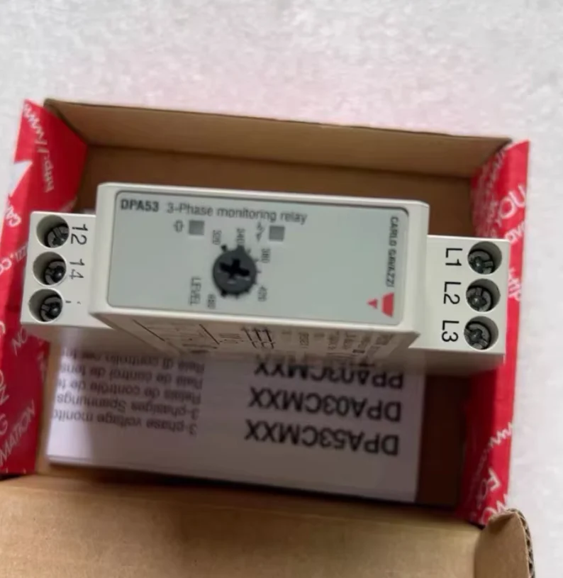 

Новый оригинальный выключатель CARLO DPA51CM44B014 DPA53CM48