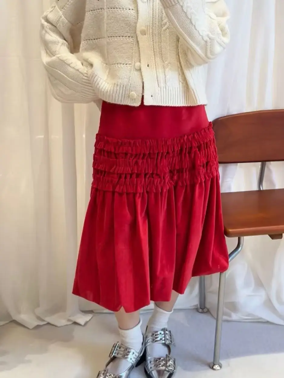 

Gagarich Fashion Girl Velvet New Year Red Pleated Flower Bud Half Exquisite Skirt Atmosphere Small Commuting Mid Retro Skirts
