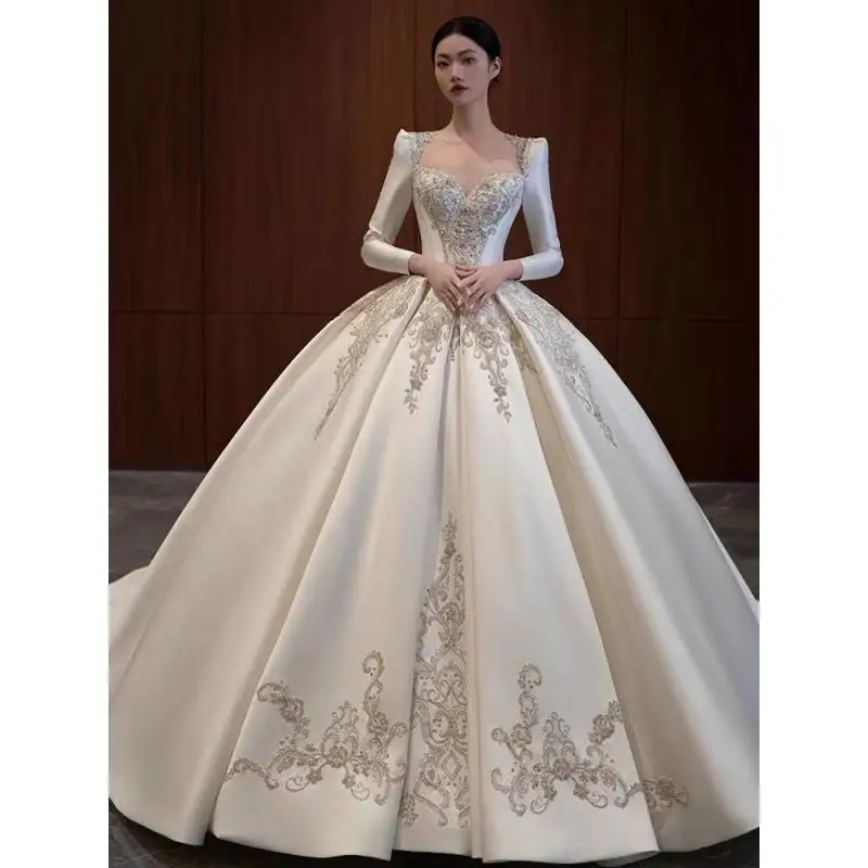 Satin Wedding Dress Embroidered Long Sleeved Luxury French Retro High-end Main Yarn Runaway Princess Wedding Dress  Customized