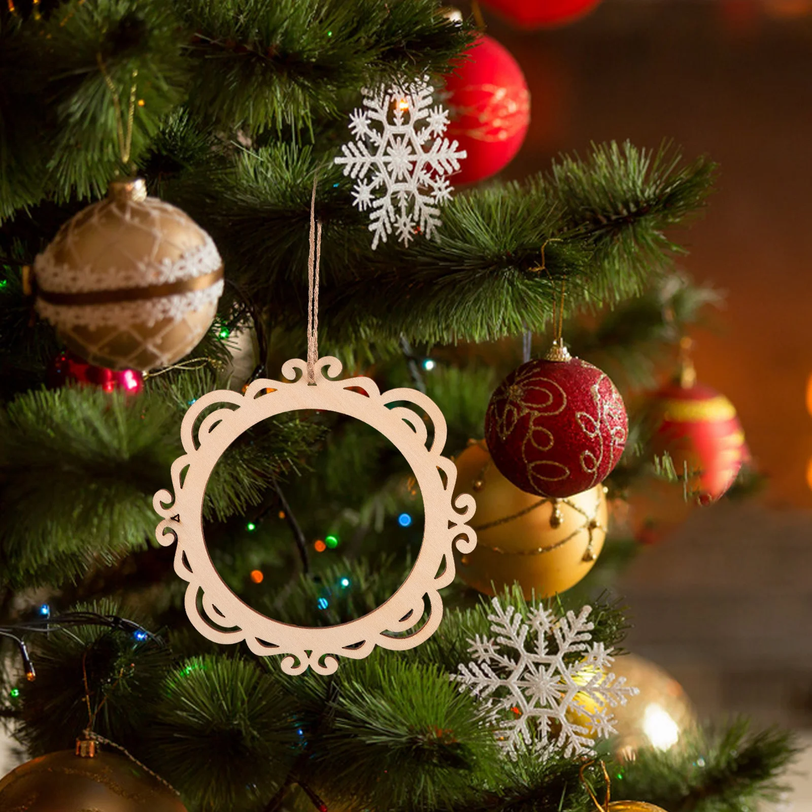 

15Pcs Hollowout Wooden Photo Frames Vintage Style DIY Craft Pendants for Home Decor Unfinished Rustic Ornament Gifts for Craft