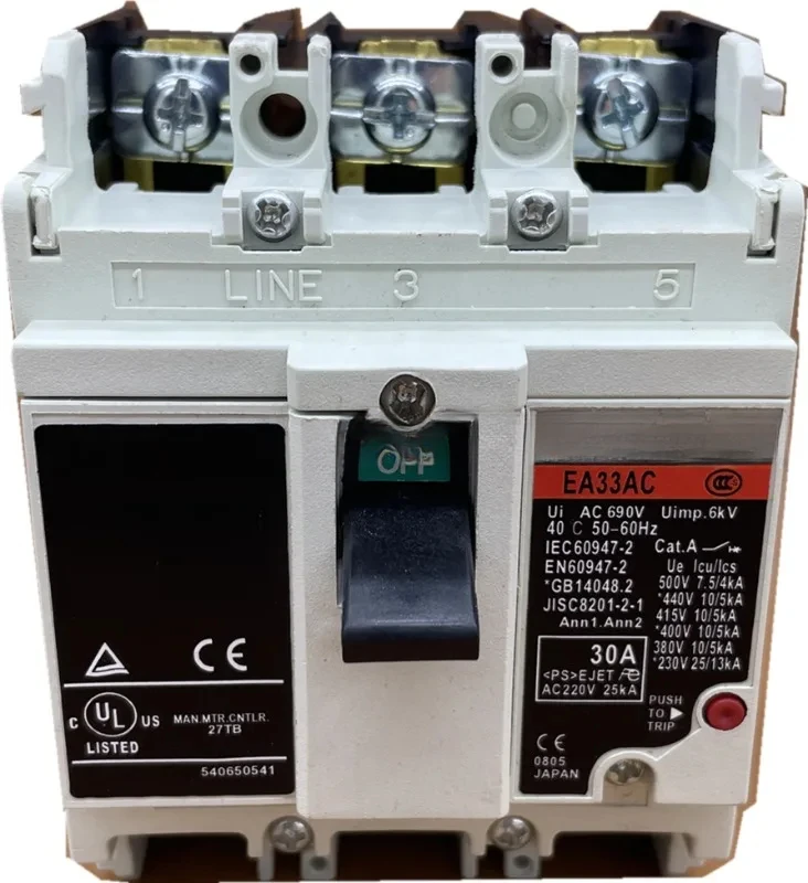 

F-uji molded case circuit breaker air switch EA33AC SA33AC 30A10A15A20A