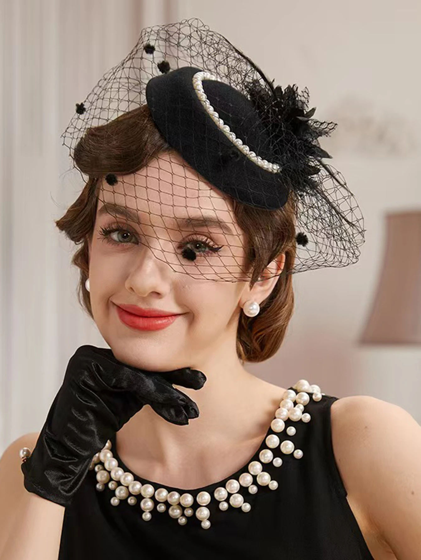 European and American vintage mesh veil fascinator for women, pearl feather flower fascinator, headpiece for weddings, banquets, and horse racing events