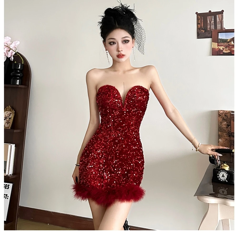 فستان SylCue لامع بدون حمالات للنساء موضة 2025 مثير مائل الرقبة بريق أنيق بدون ظهر بدون أكمام Bodycon صغير