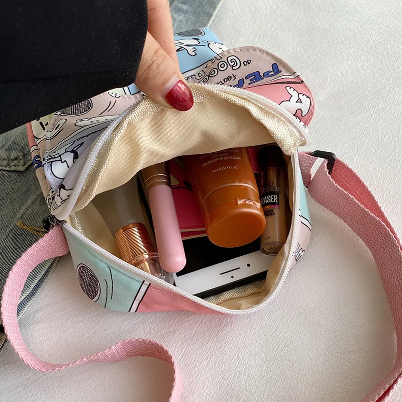 كارتون سنوبي المرأة حقائب كروسبودي نايلون حقيبة كتف صغيرة Kawaii للنساء حقيبة نسائية للعملات المعدنية محفظة كرتونية لطيفة #4