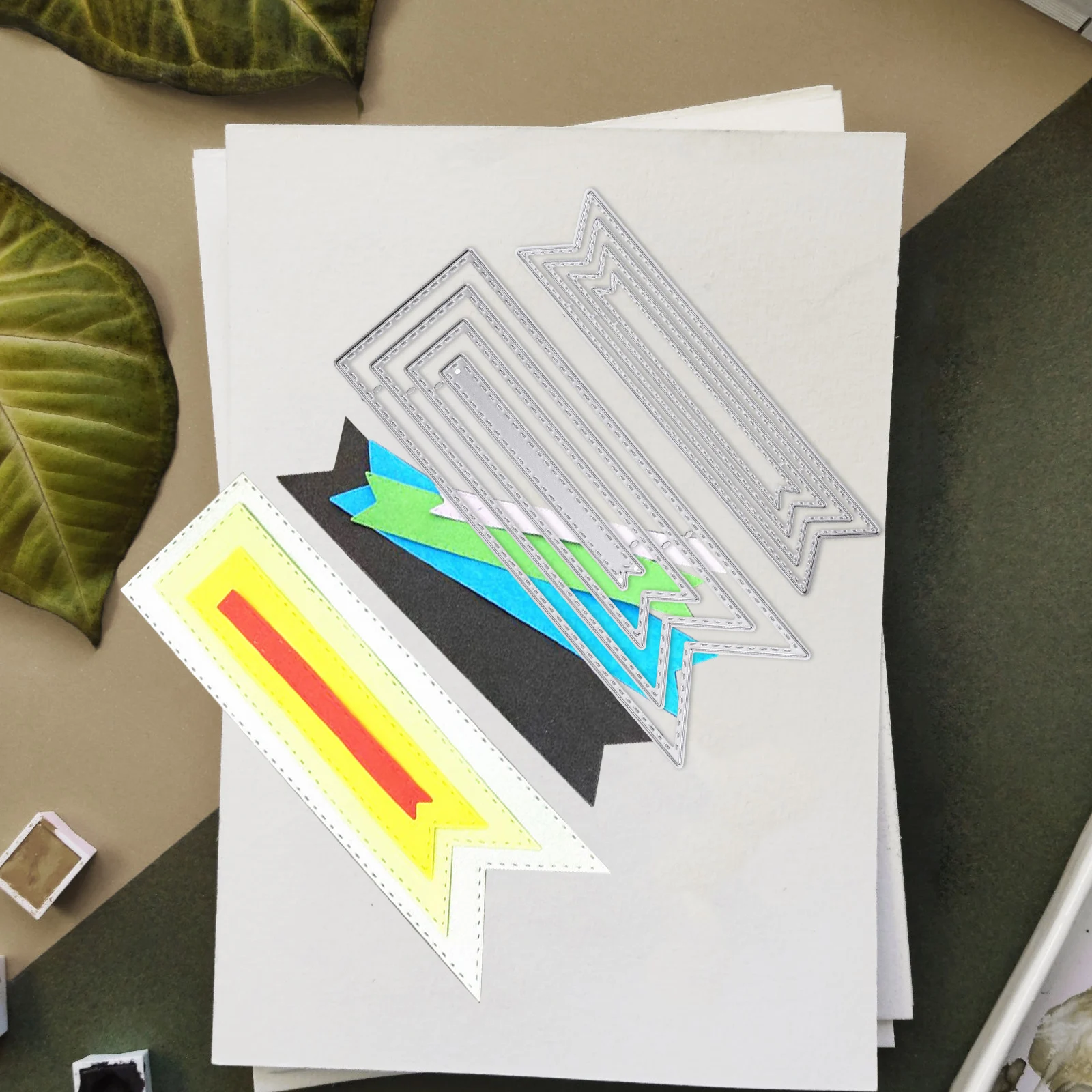 

2Pcs Bookmark Carbon Steel DIY Bookmarks Craft Tool Embossing Templates Bookmark Templates Scrapbooking Stencils Storage