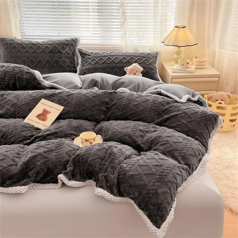 

2024 new home skin-friendly and comfortable new 220 grams Tafu fleece quilt cover dual-purpose milk fleece blanket