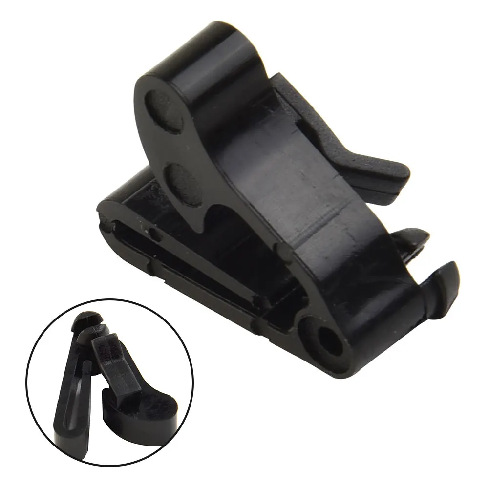 For LAND Rover For DISCOVERY 2 Fuel Flap Latch Retaining Clip BPX700010 Direct Replacement Made of ABS Material