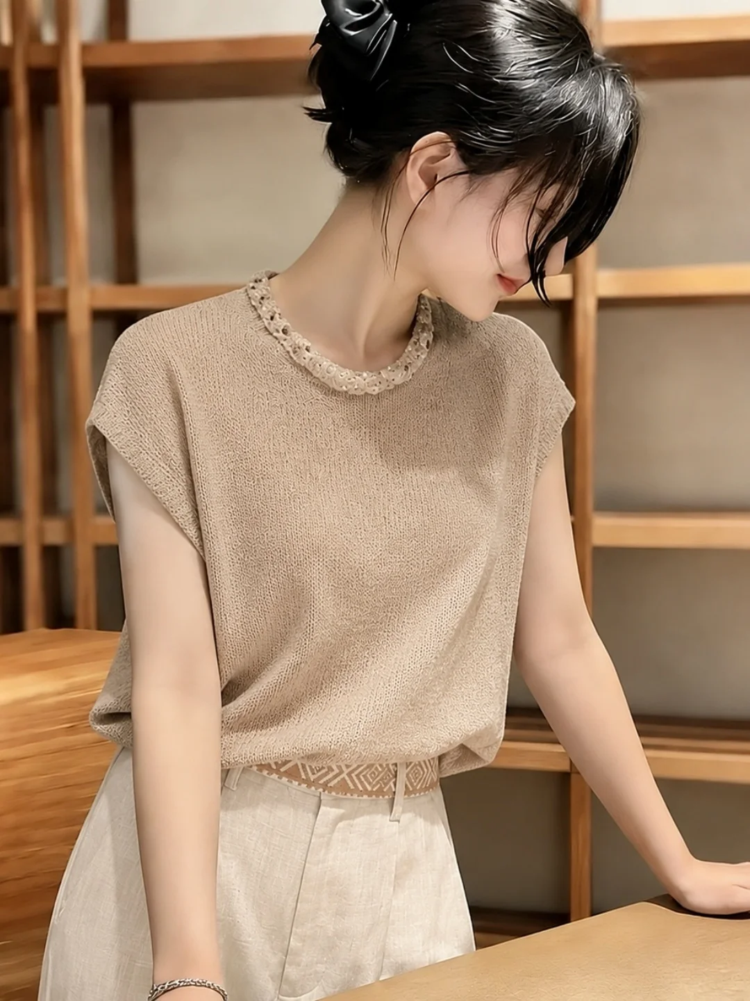 

Ladies Style round Neck Ice Silk Knitted Shirt Summer Commute Comfortable Short Sleeve Soft Top Korean Version Straight Cut
