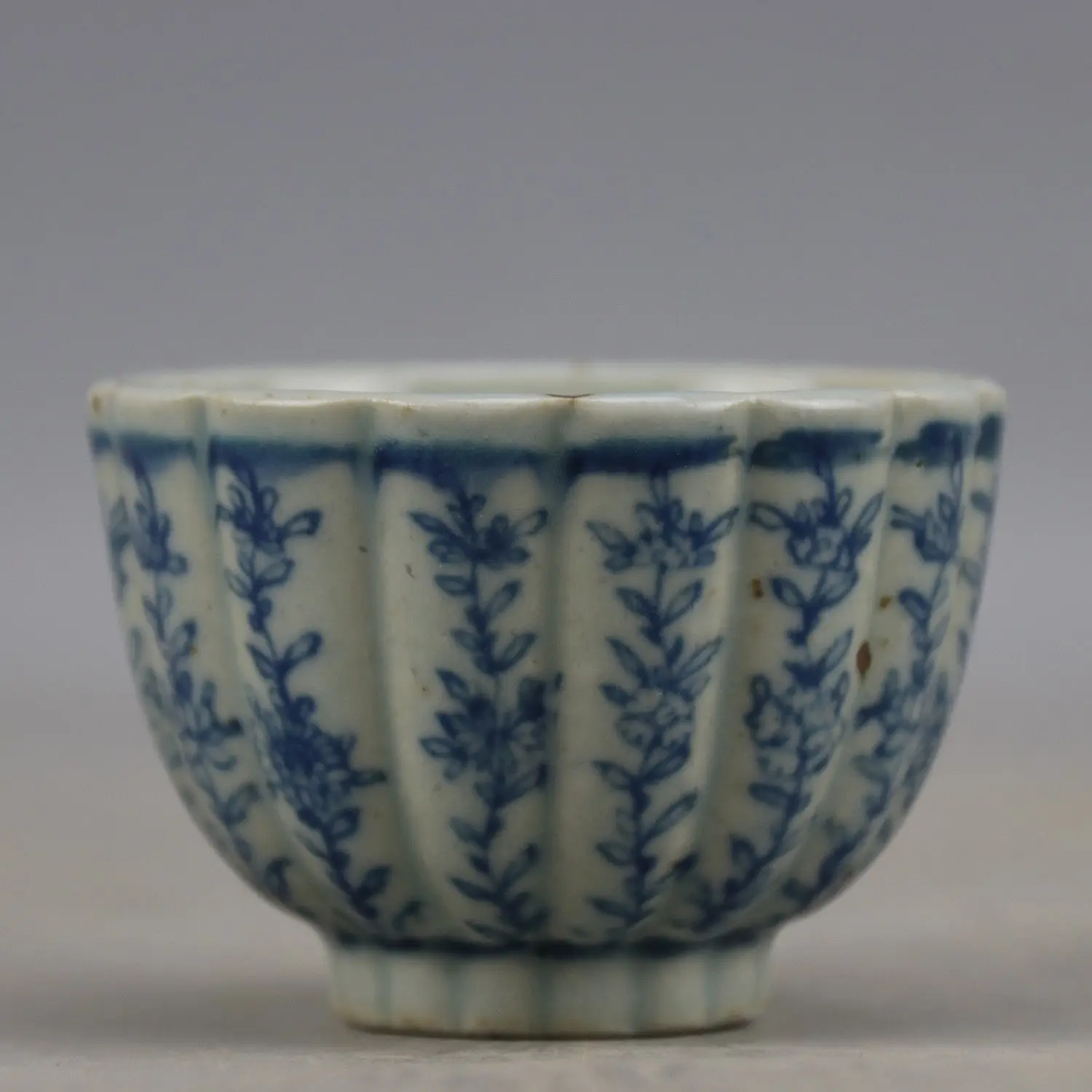 Antique Chinese Ming Dynasty Blue And White Porcelain Flower Cup Hand-Painted Ceramic Collectible Vintage Oriental Tableware