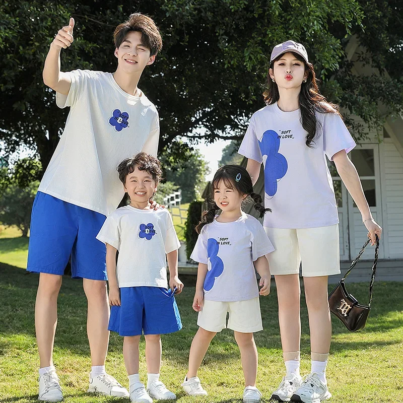 

Funny Family Flower T-shirt Outfits Parent-child Matching Clothes Korean Dad Mom Daughter Son Floral Tees Shorts 2 Pieces Sets