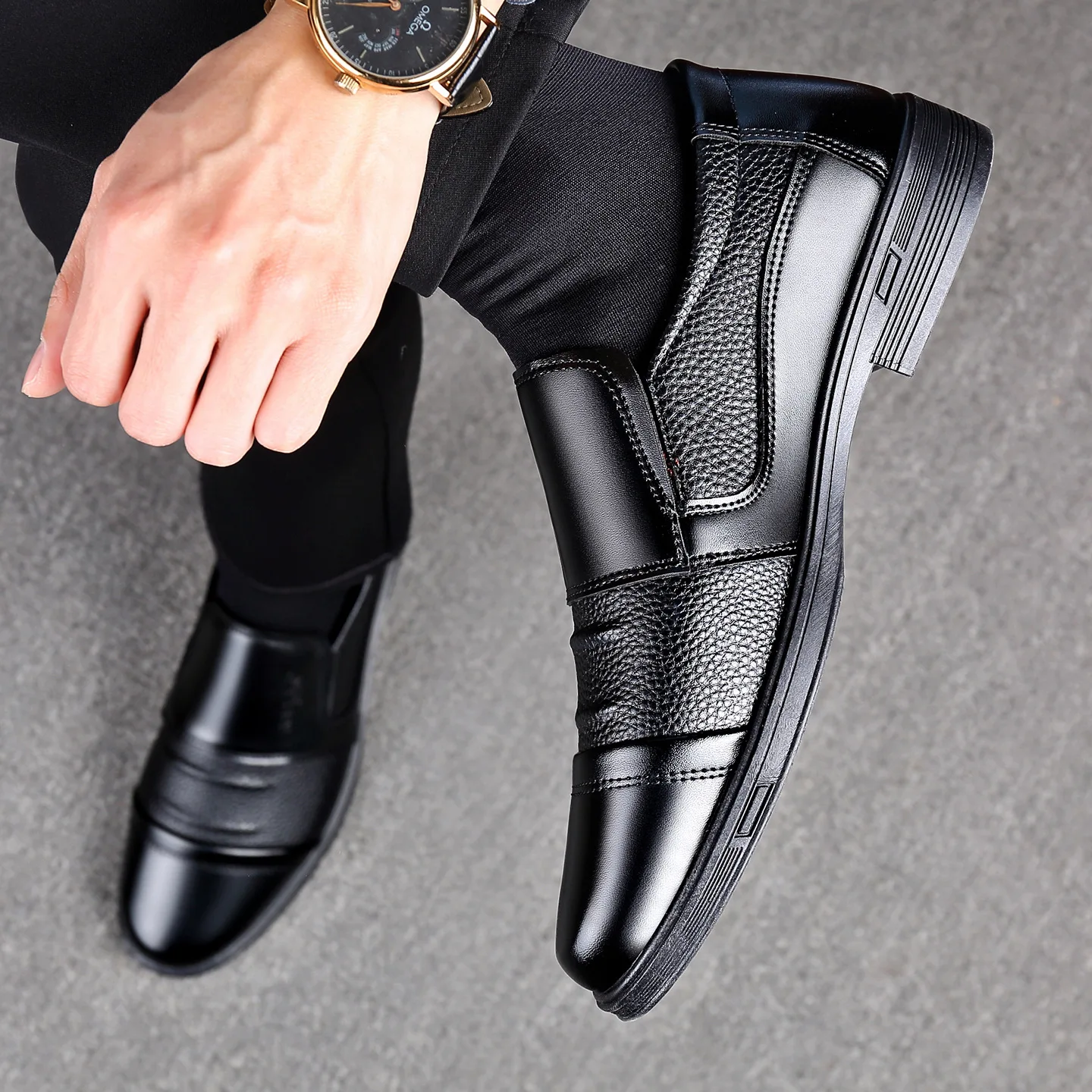 

High Quality Men's Dress Shoes Black Business Loafers Luxury Slip on Casual Shoes Wedding Party Office Work Male Zapatos Hombre