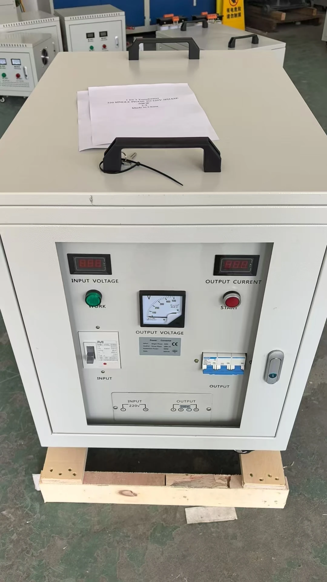 10kva 15kva 20kva 30kva 1 المرحلة 220 فولت إلى 3 المرحلة 220 فولت 380 فولت المرحلة محولات جهد كهربي محول 10kw 15kw